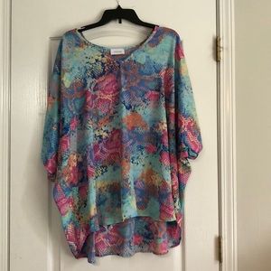 Cute multicolor snake print Adrienne tunic. Size L